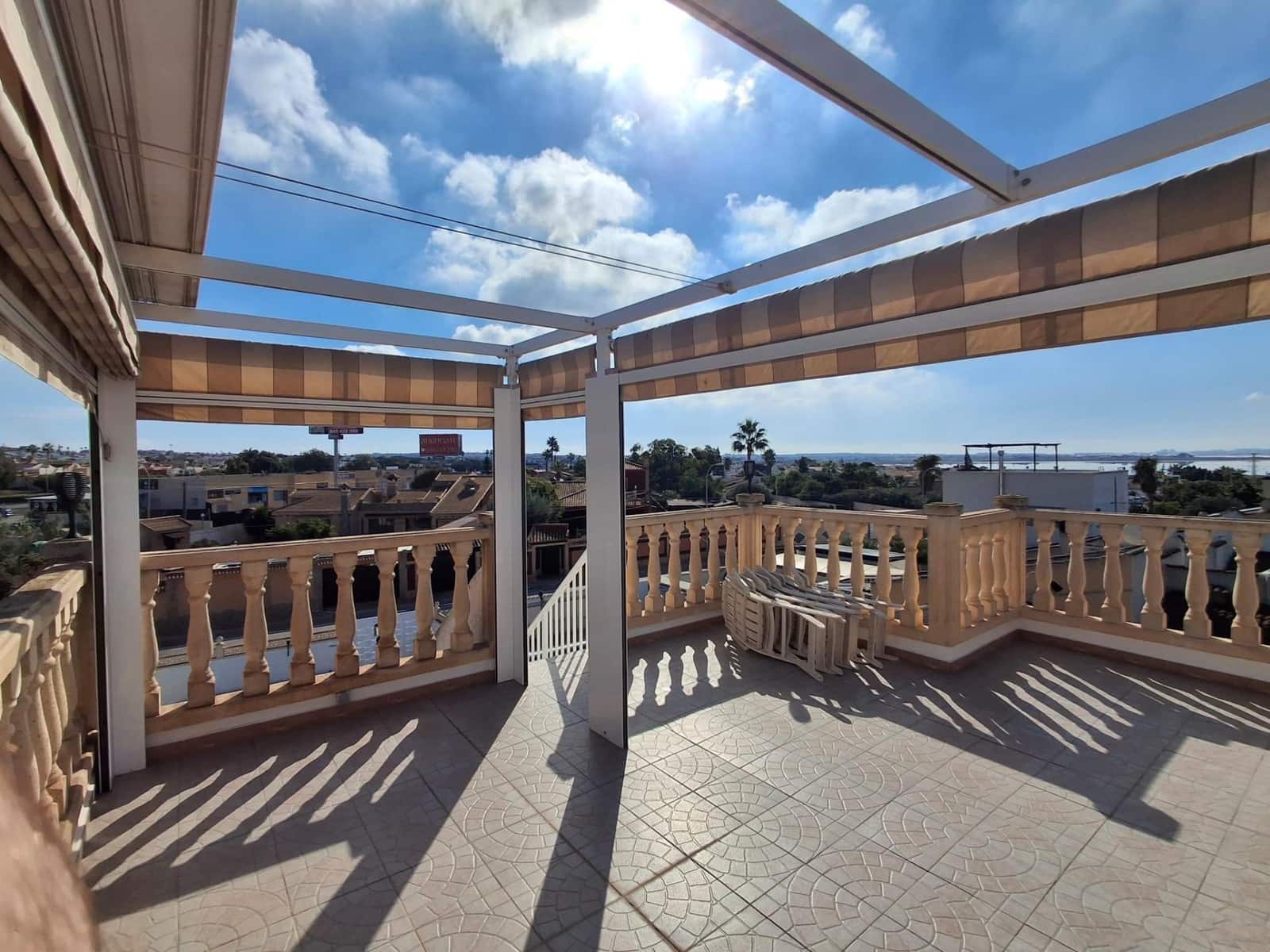 2 soveværelse Villa til salg i San Luis med swimmingpool garage - € 269.000 (Ref: 10155445)