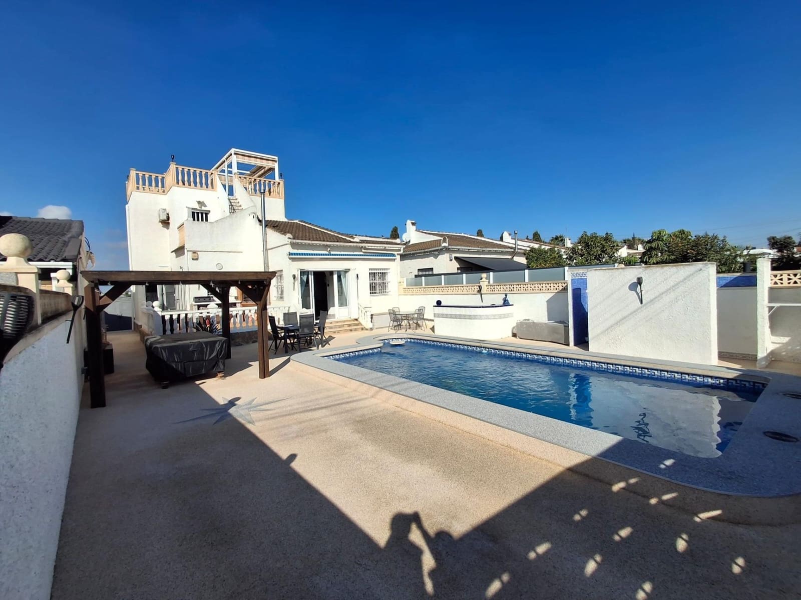 2 soveværelse Villa til salg i San Luis med swimmingpool garage - € 269.000 (Ref: 10155445)