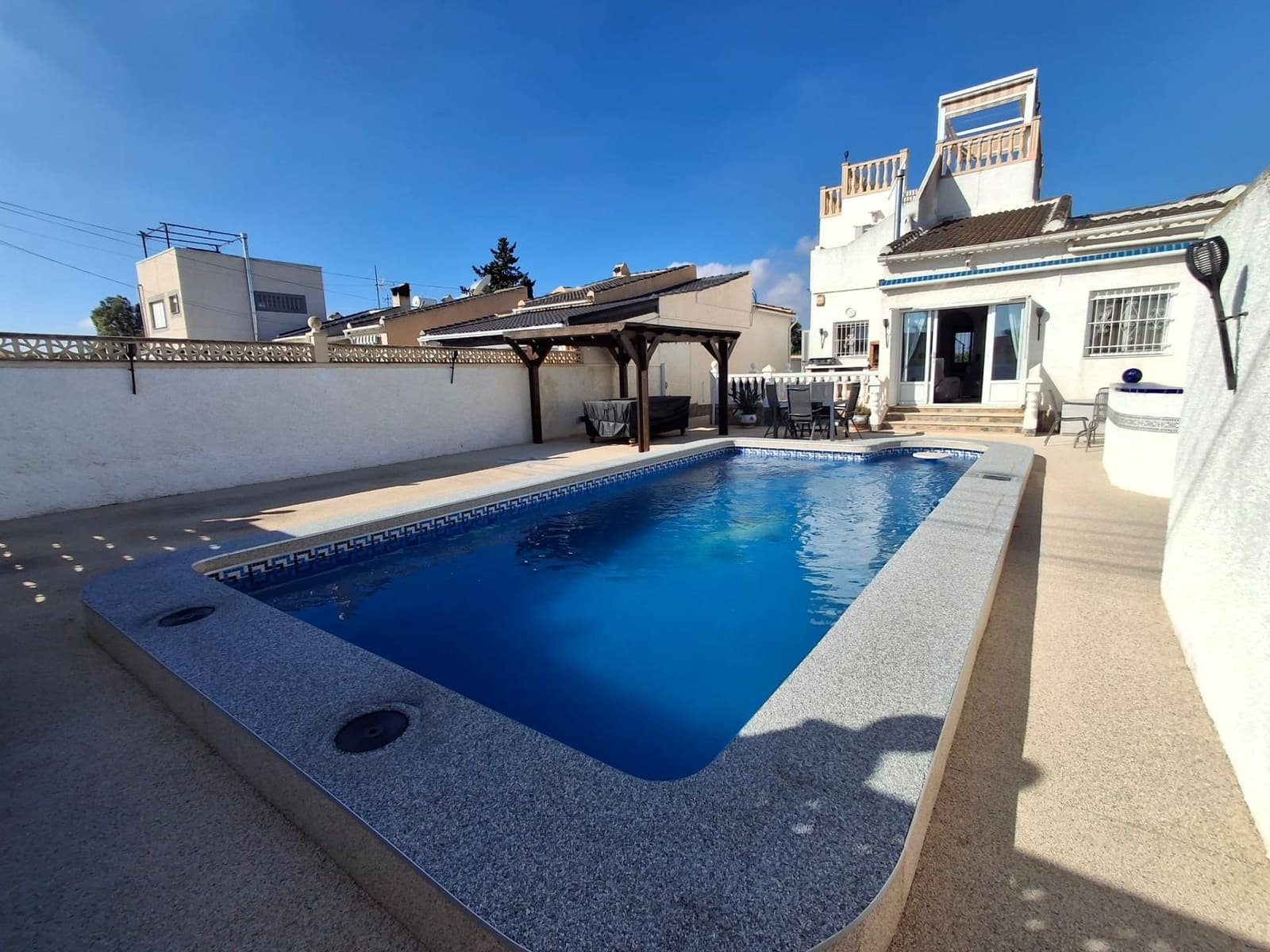 2 soveværelse Villa til salg i San Luis med swimmingpool garage - € 269.000 (Ref: 10155445)