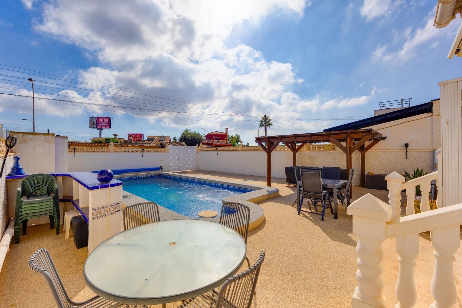 2 bedroom Villa for sale in San Luis with pool garage - € 269,000 (Ref: 10155445)