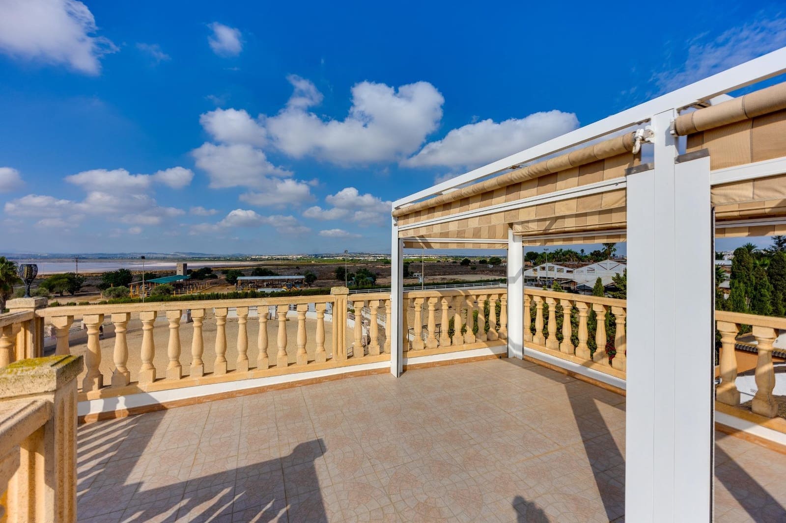 2 bedroom Villa for sale in San Luis with pool garage - € 269,000 (Ref: 10155445)