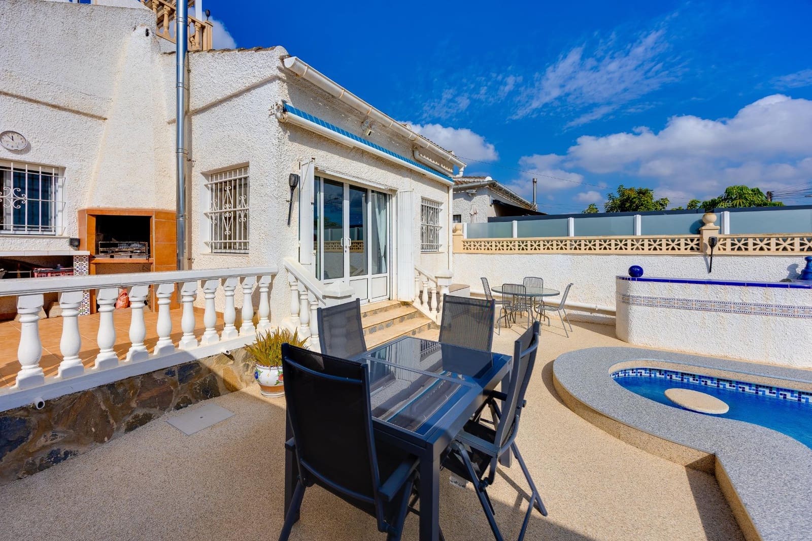 2 bedroom Villa for sale in San Luis with pool garage - € 269,000 (Ref: 10155445)