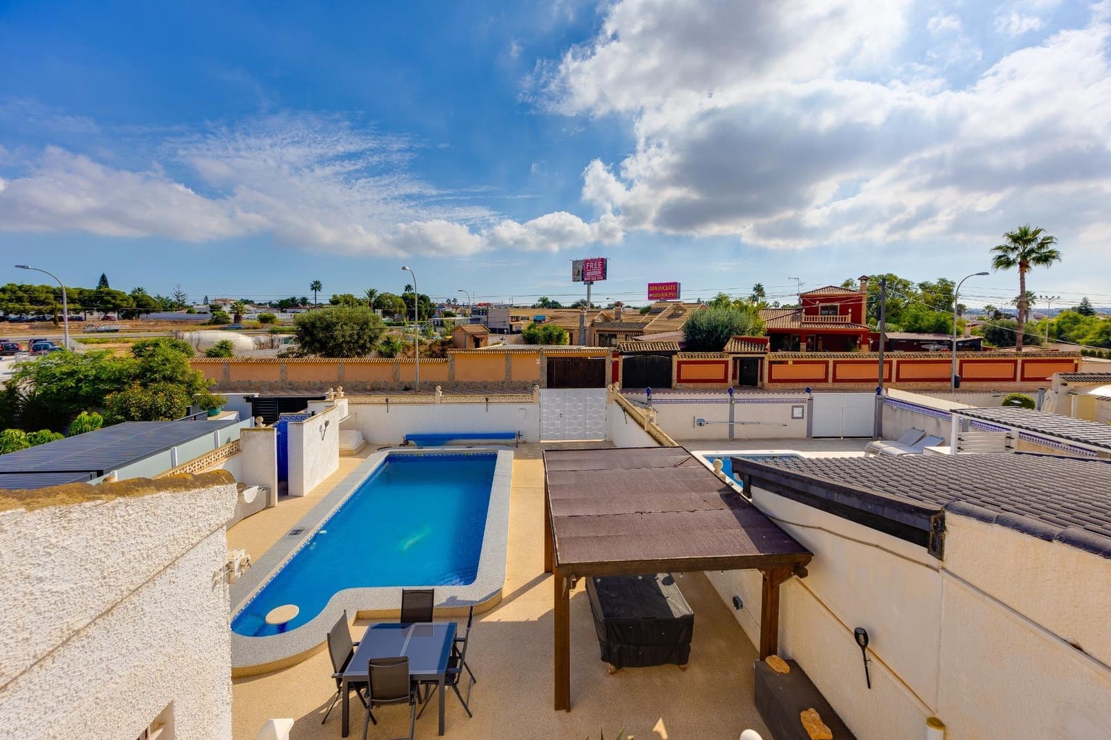 2 bedroom Villa for sale in San Luis with pool garage - € 269,000 (Ref: 10155445)