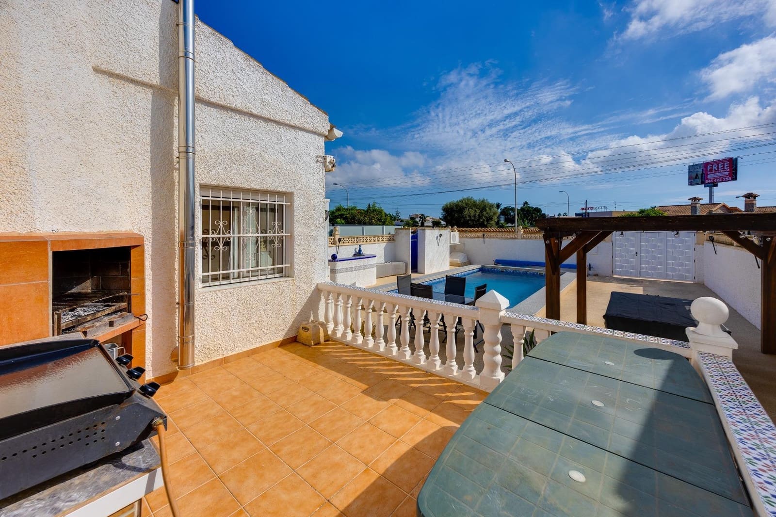 2 bedroom Villa for sale in San Luis with pool garage - € 269,000 (Ref: 10155445)