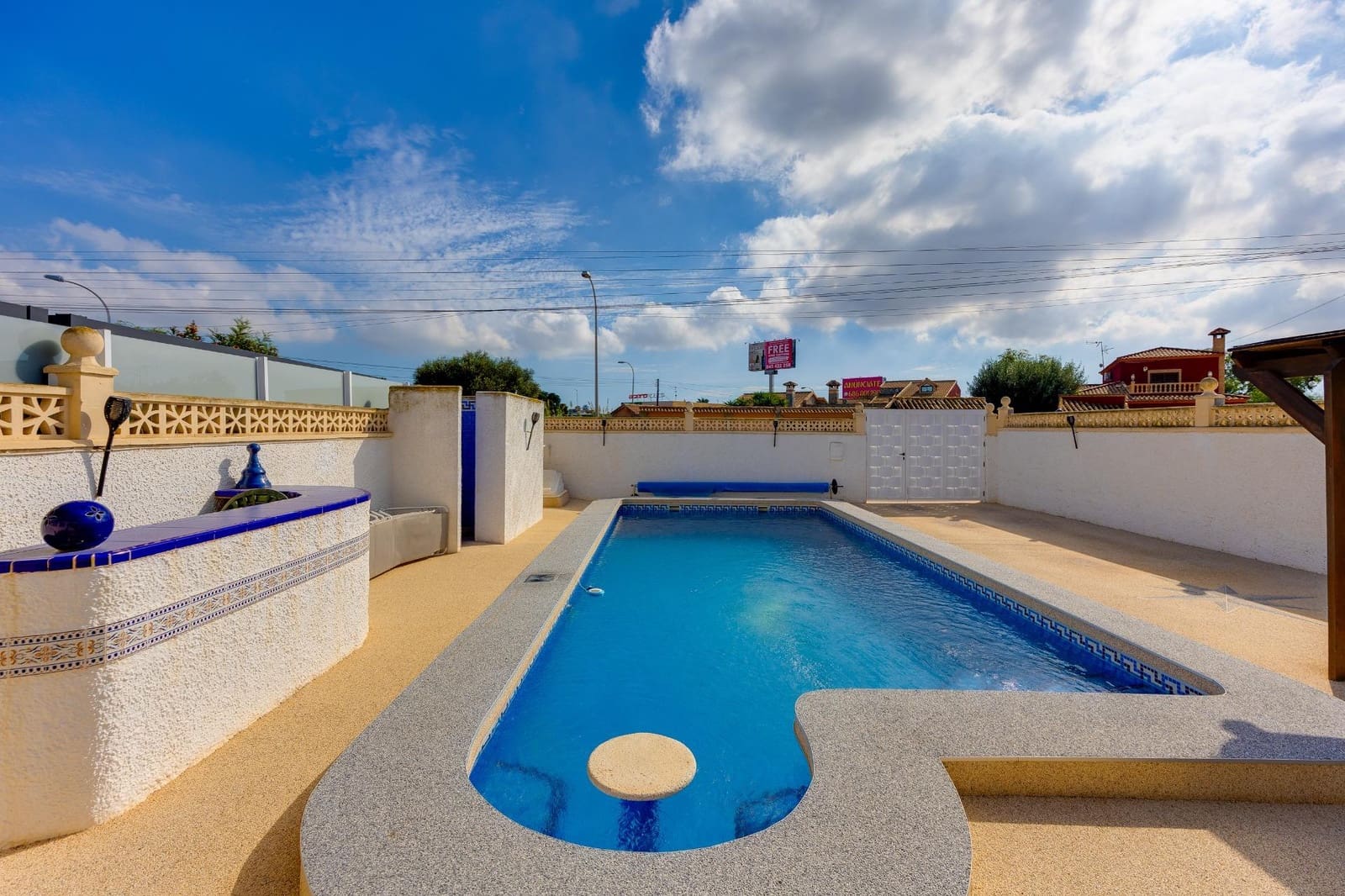 2 bedroom Villa for sale in San Luis with pool garage - € 269,000 (Ref: 10155445)