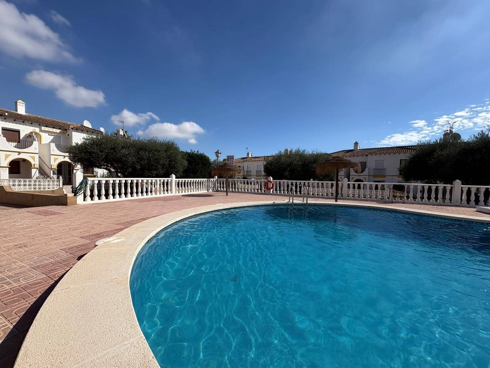 1 Zimmer Bungalow zu verkaufen in Villamartin mit Pool - 115.000 € (Ref: 10157847)