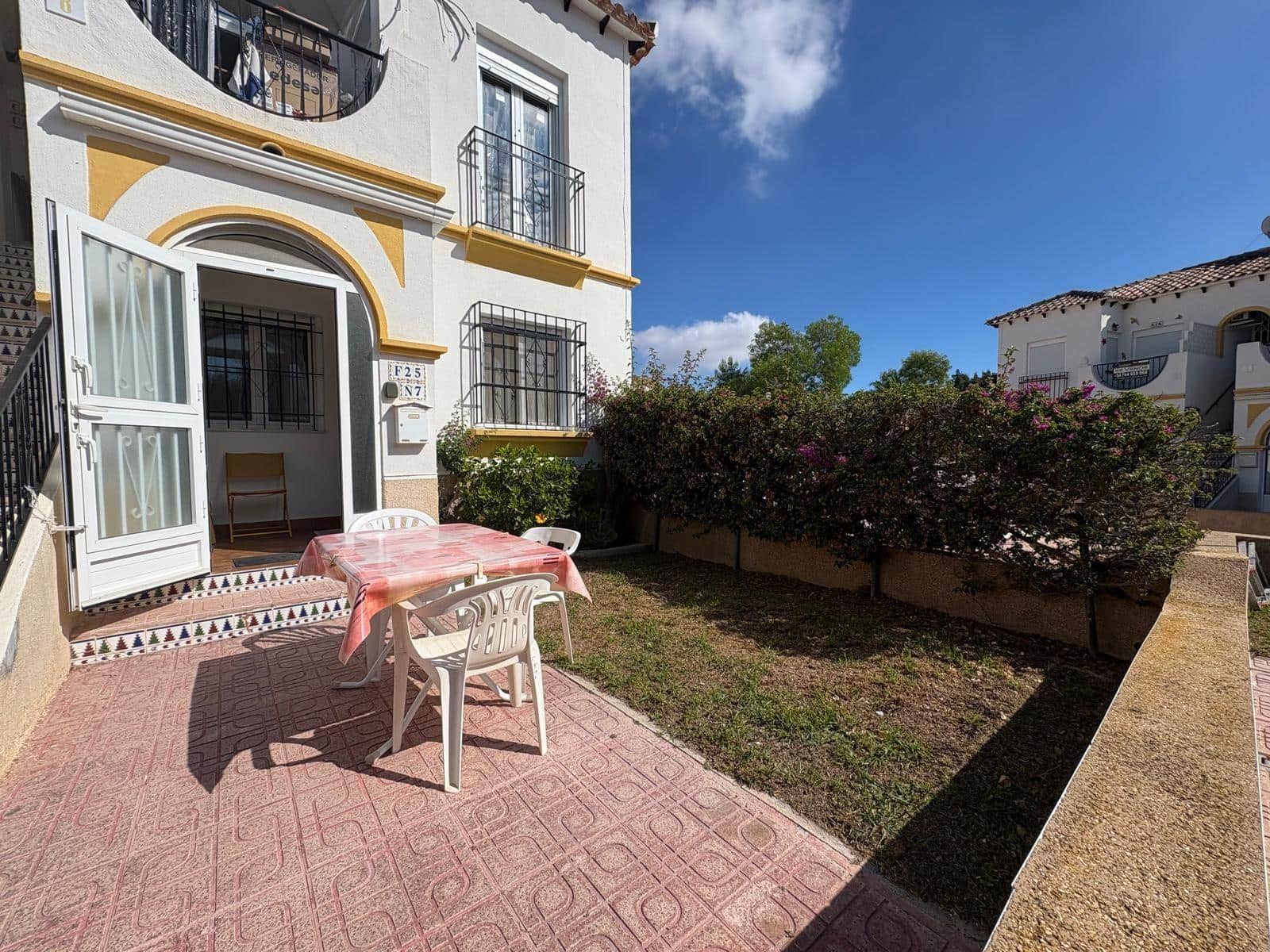 1 Zimmer Bungalow zu verkaufen in Villamartin mit Pool - 115.000 € (Ref: 10157847)