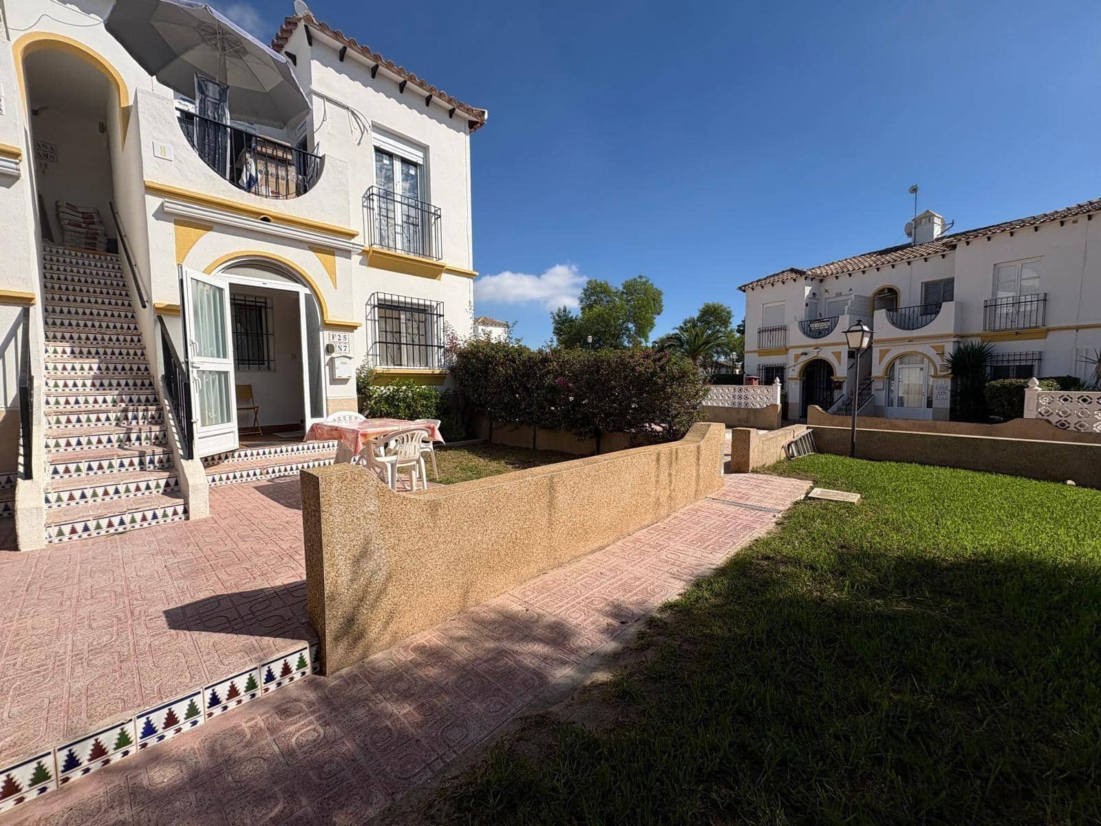 1 Zimmer Bungalow zu verkaufen in Villamartin mit Pool - 115.000 € (Ref: 10157847)