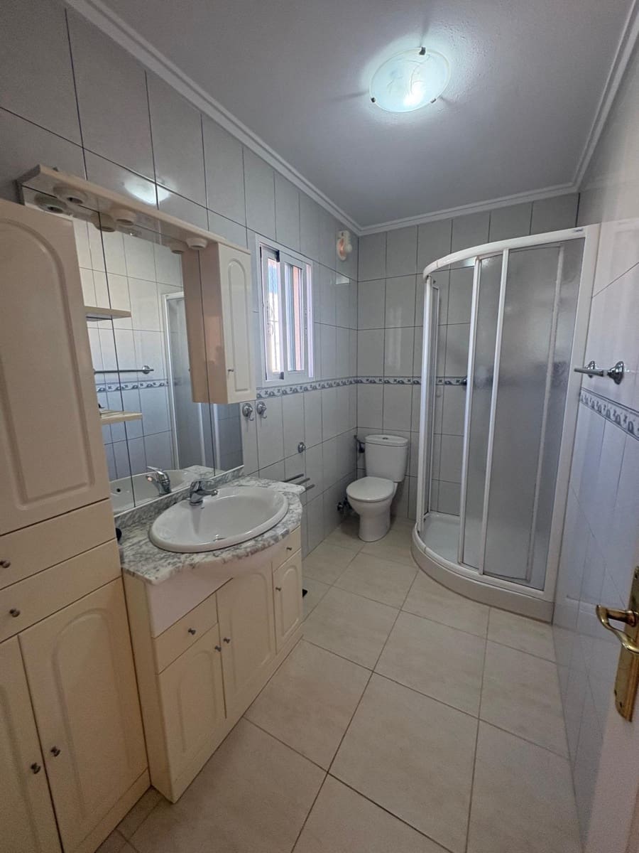 3 quarto Moradia em Banda para venda em Torrevieja - 199 000 € (Ref: 10168677)
