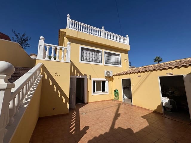 4 bedroom Villa for sale in Los Balcones with pool - € 415,000 (Ref: 10173864)