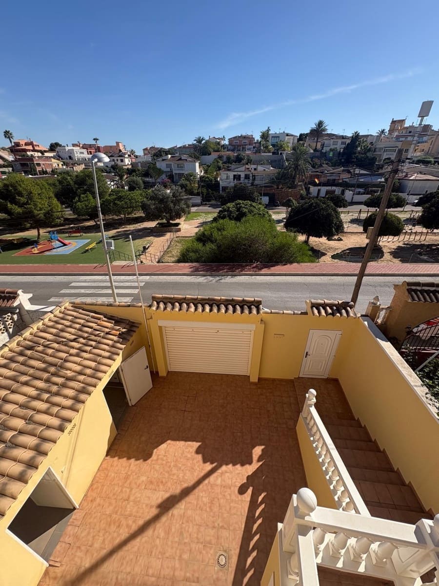 4 bedroom Villa for sale in Los Balcones with pool - € 415,000 (Ref: 10173864)