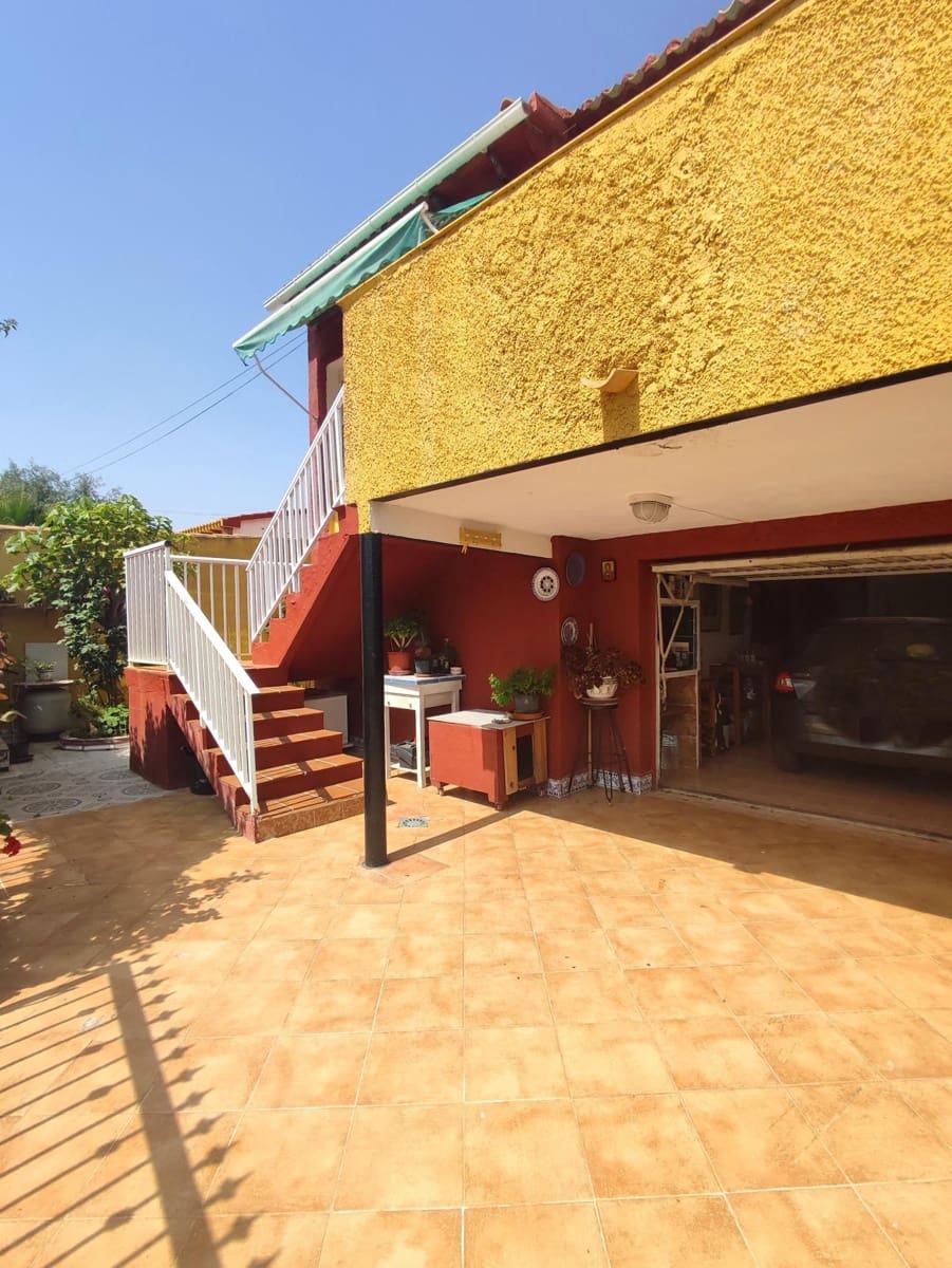 5 bedroom Villa for sale in Orihuela Costa with pool garage - € 339,000 (Ref: 7652097)