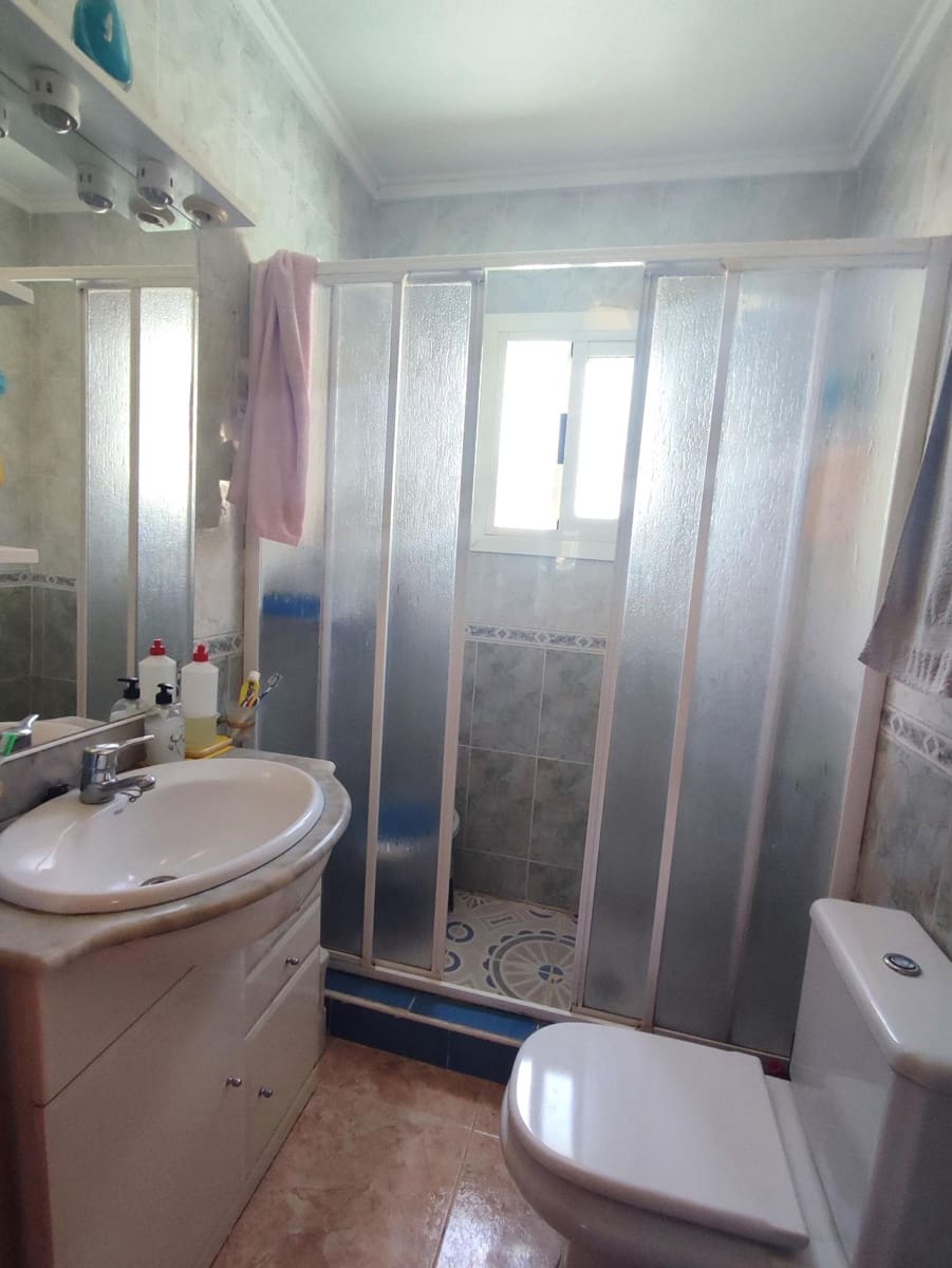 5 bedroom Villa for sale in Orihuela Costa with pool garage - € 339,000 (Ref: 7652097)