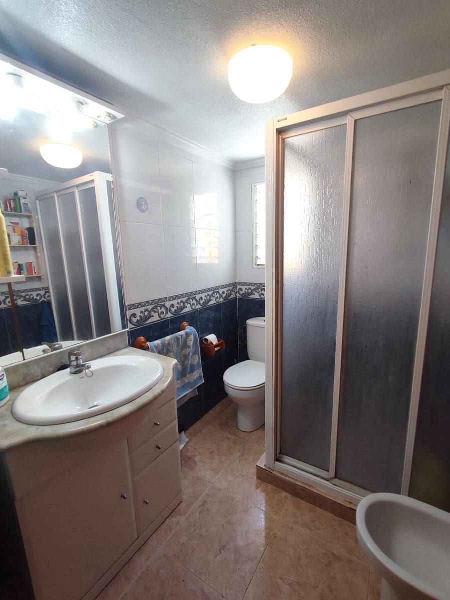 5 bedroom Villa for sale in Orihuela Costa with pool garage - € 339,000 (Ref: 7652097)