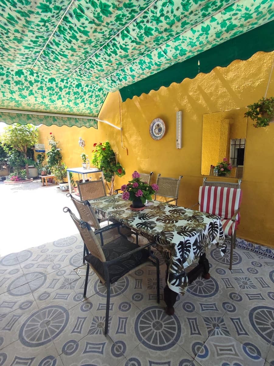 5 bedroom Villa for sale in Orihuela Costa with pool garage - € 339,000 (Ref: 7652097)