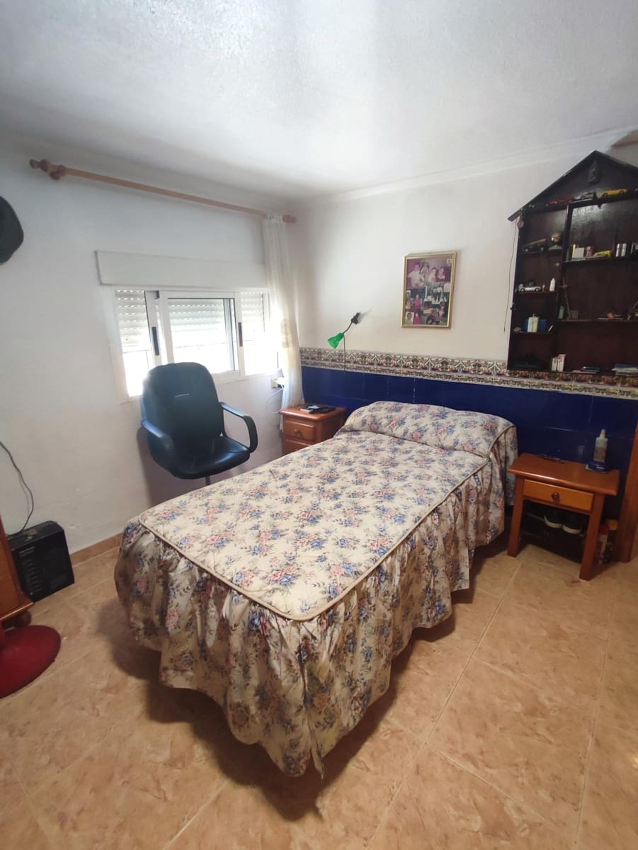 5 bedroom Villa for sale in Orihuela Costa with pool garage - € 339,000 (Ref: 7652097)