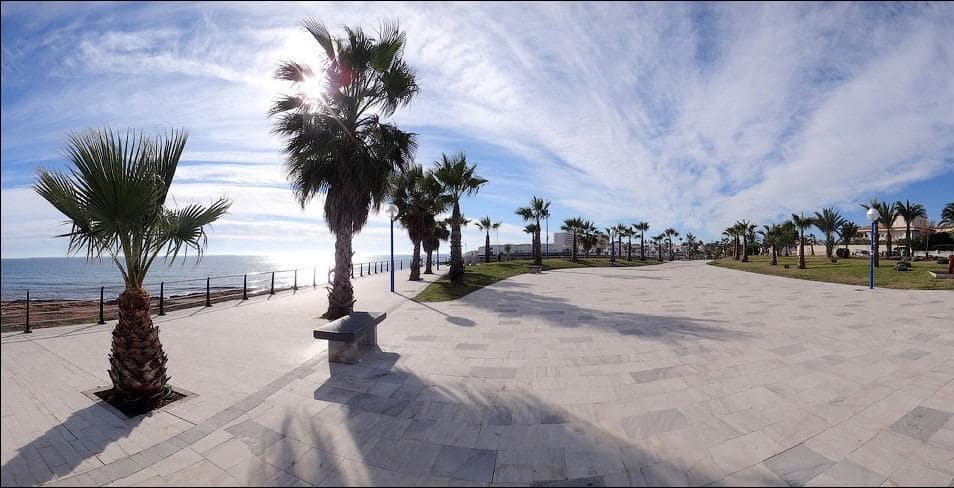 5 bedroom Villa for sale in Orihuela Costa with pool garage - € 339,000 (Ref: 7652097)