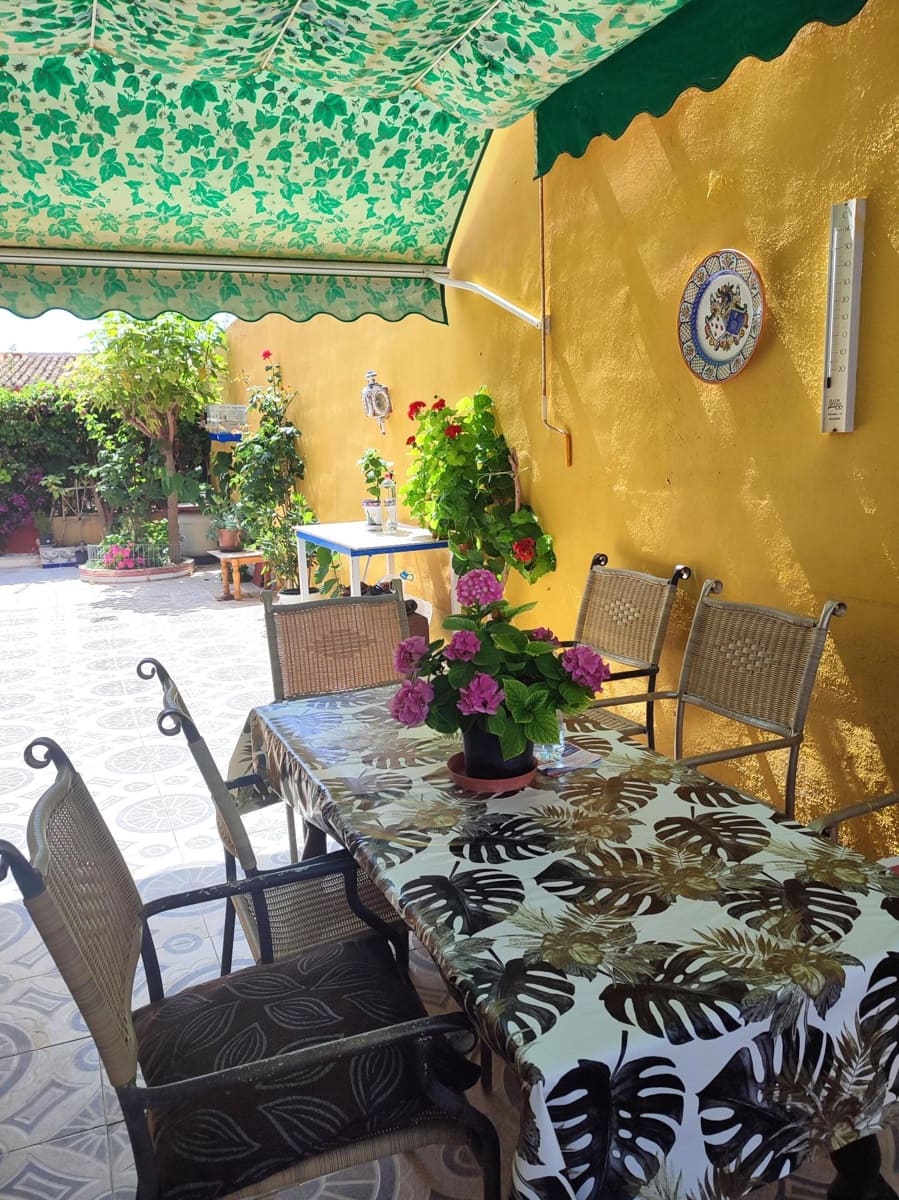 5 bedroom Villa for sale in Orihuela Costa with pool garage - € 339,000 (Ref: 7652097)