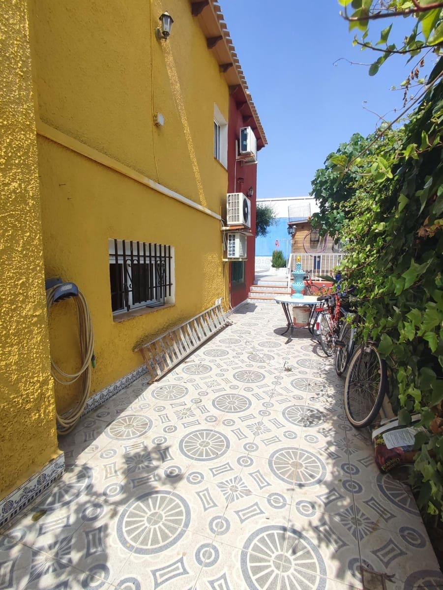 5 bedroom Villa for sale in Orihuela Costa with pool garage - € 339,000 (Ref: 7652097)