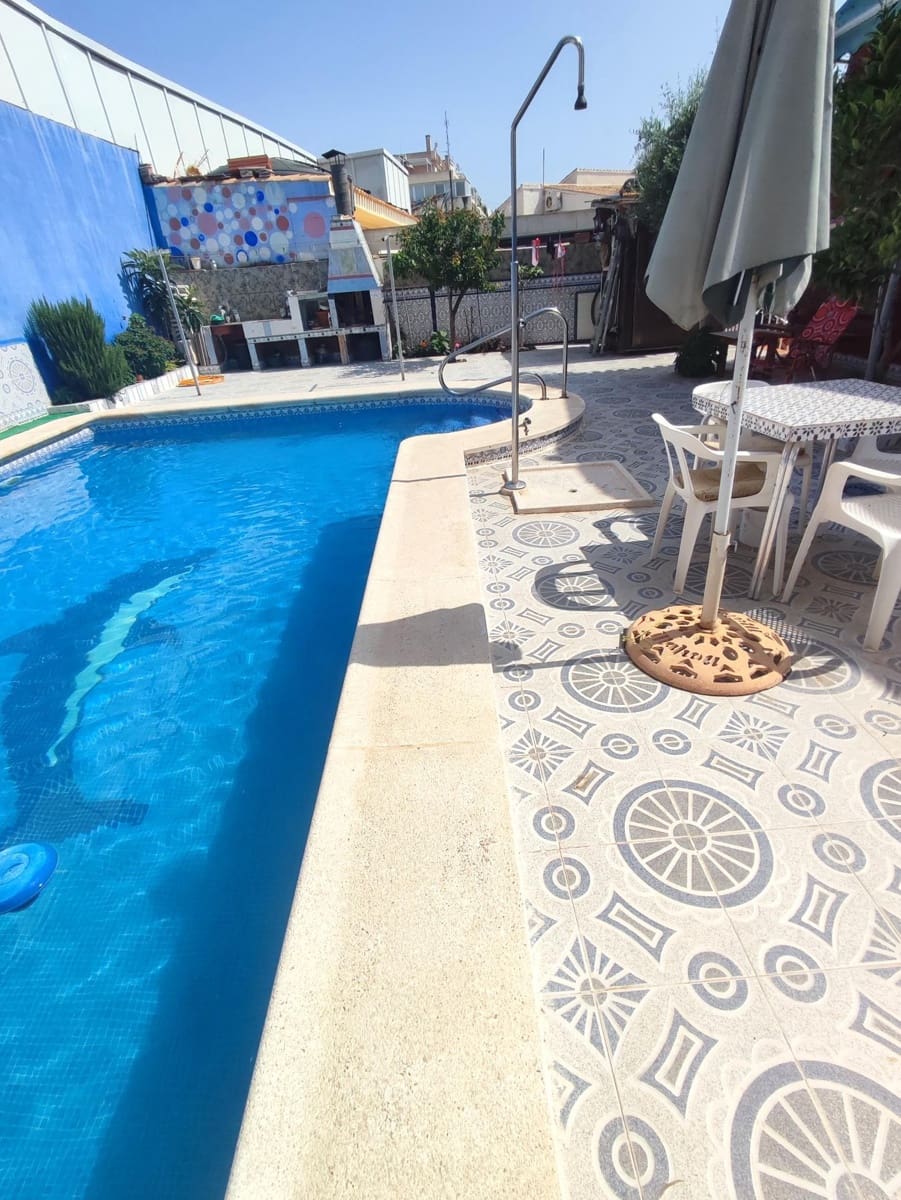 5 bedroom Villa for sale in Orihuela Costa with pool garage - € 339,000 (Ref: 7652097)