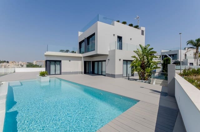 3 soveværelse Villa til salg i Campoamor, Orihuela med swimmingpool - € 1.050.000 (Ref: 7681718)