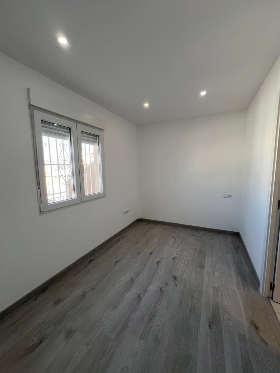 4 bedroom Villa for sale in La Mata with pool - € 369,000 (Ref: 8559917)