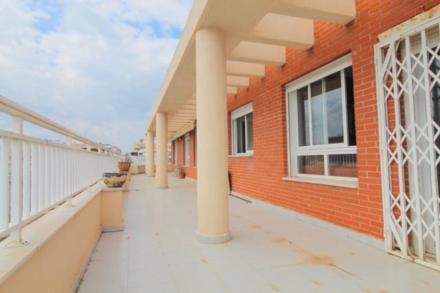 Ático de 3 habitaciones en Torrevieja en venta - 200.000 € (Ref: 8715548)