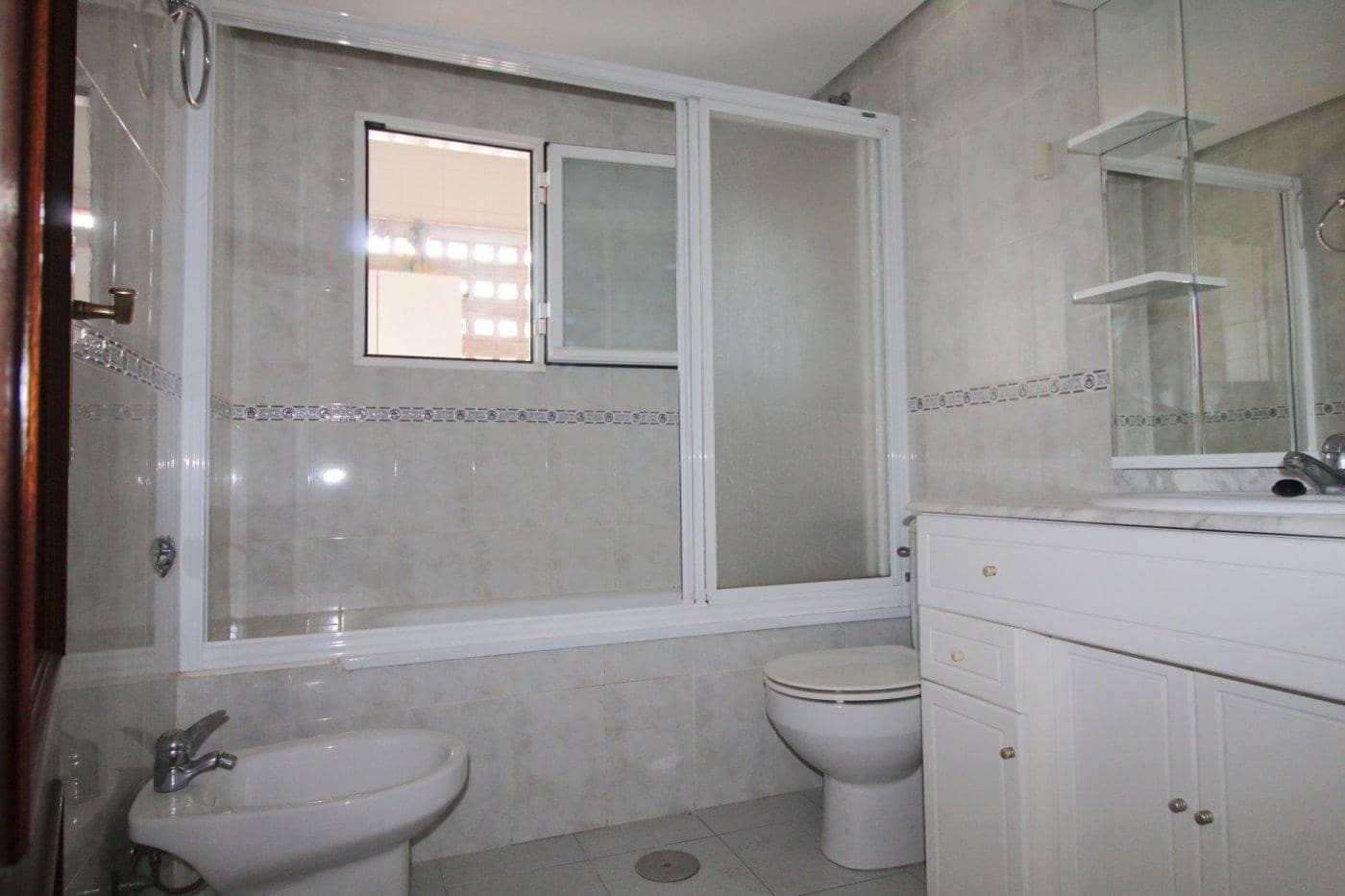 3 sypialnia Penthouse na sprzedaż w Torrevieja - 200 000 € (Ref: 8715548)