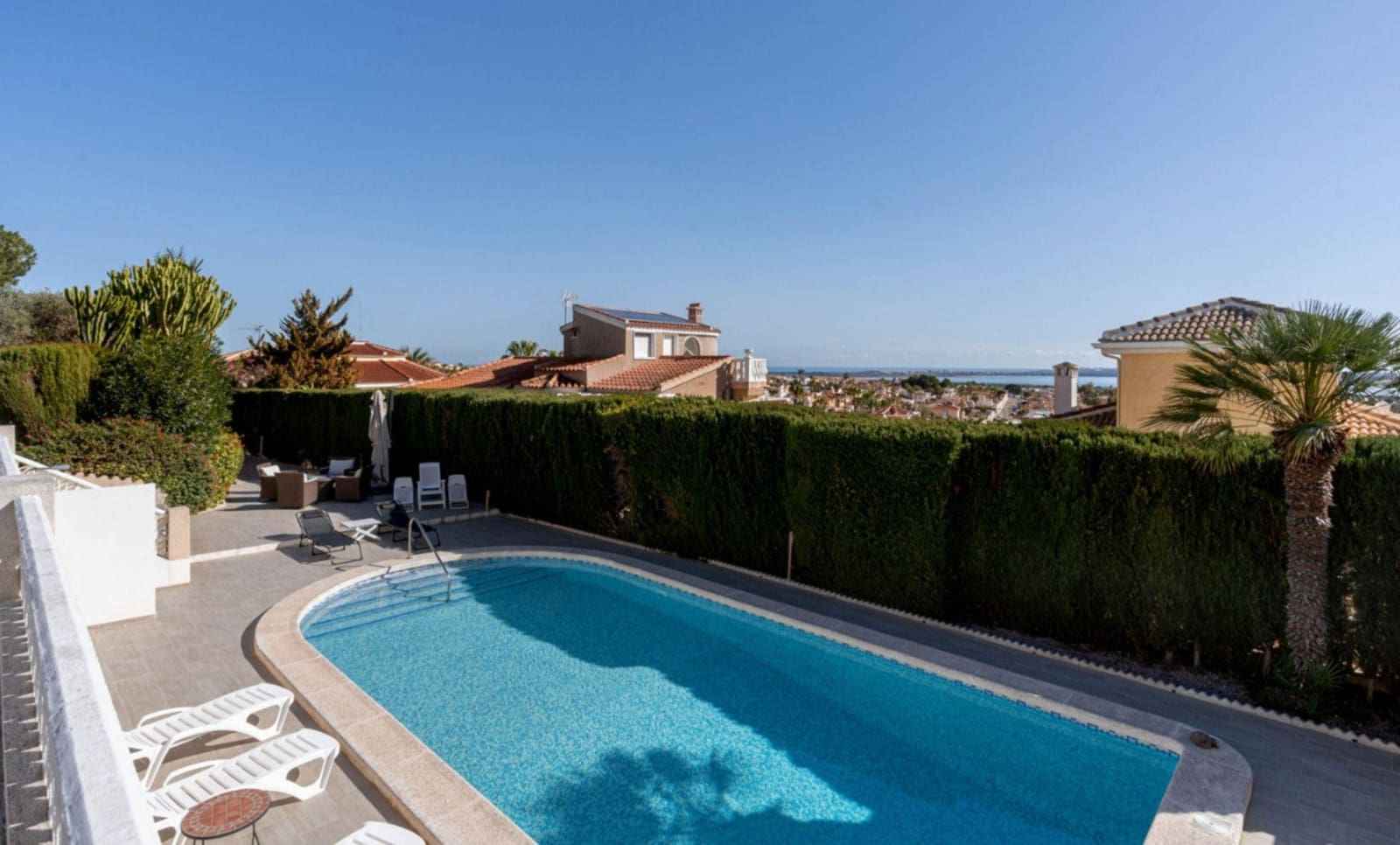 5 quarto Moradia para venda em Ciudad Quesada com piscina garagem - 735 000 € (Ref: 8893305)