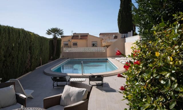 5 quarto Moradia para venda em Ciudad Quesada, Rojales com piscina garagem - 735 000 € (Ref: 8893305)