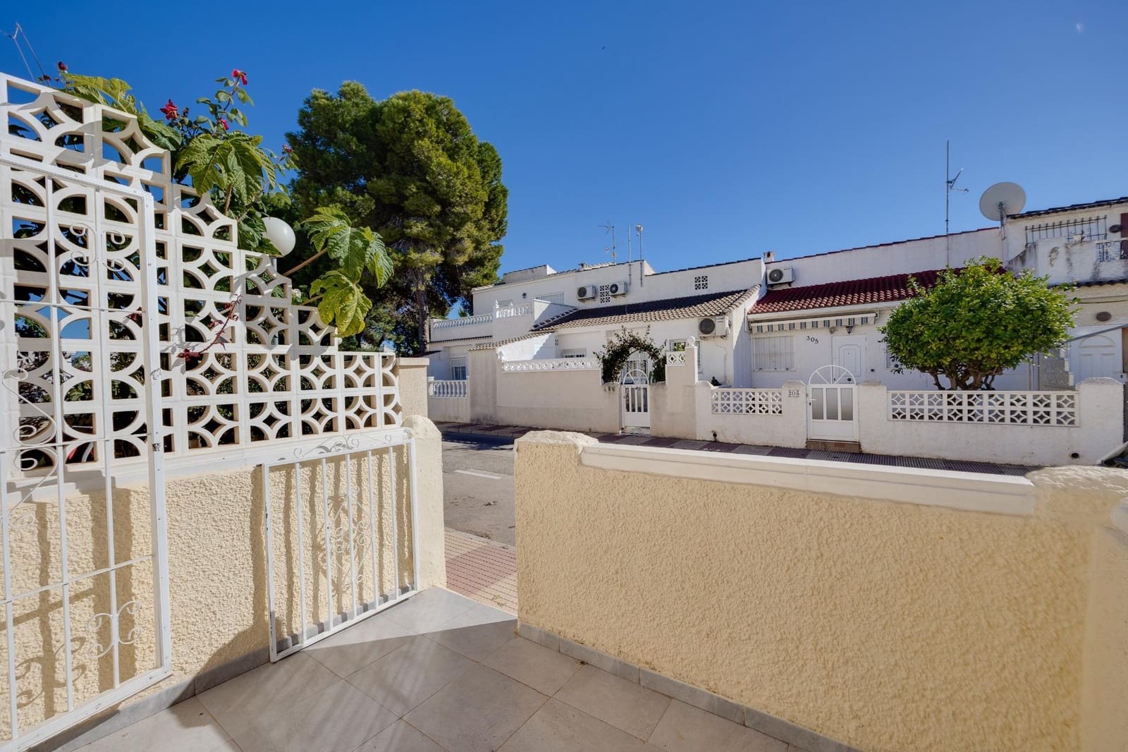 2 quarto Apartamento para venda em El Limonar com piscina - 129 990 € (Ref: 8954635)