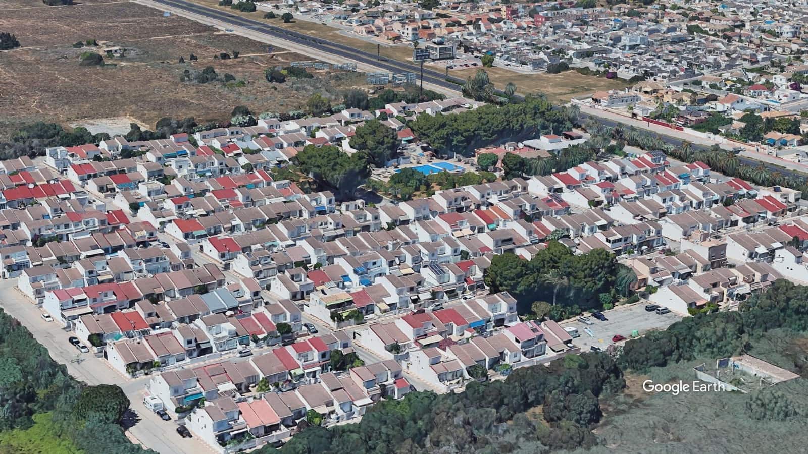 2 quarto Apartamento para venda em El Limonar com piscina - 126 990 € (Ref: 8954635)