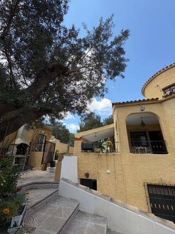 6 quarto Moradia para venda em Las Filipinas com piscina - 450 000 € (Ref: 8994002)