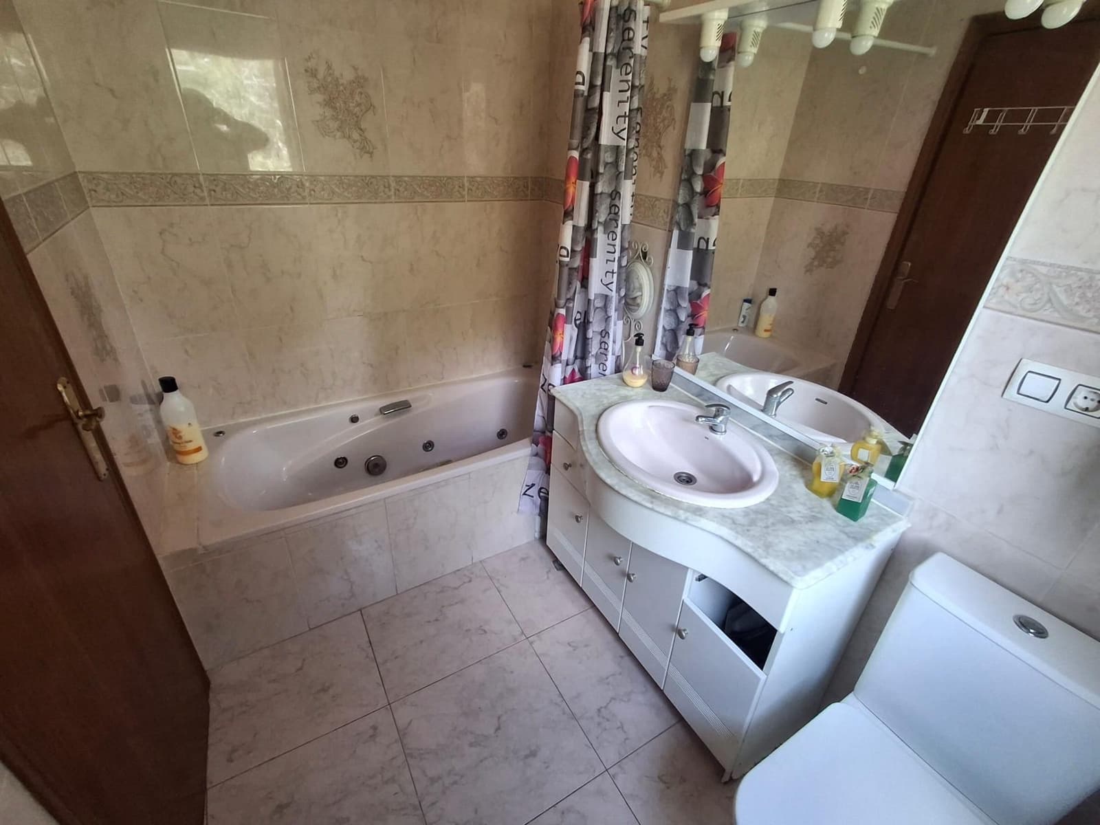 6 Zimmer Villa zu verkaufen in Filipinas mit Pool - 450.000 € (Ref: 8994002)