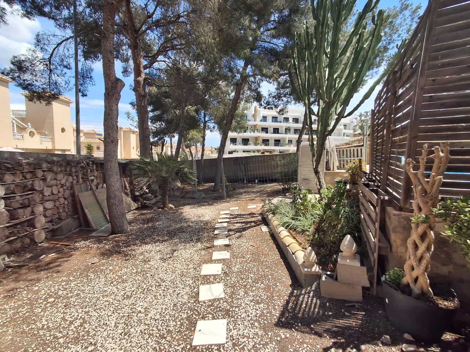 6 Zimmer Villa zu verkaufen in Filipinas mit Pool - 450.000 € (Ref: 8994002)