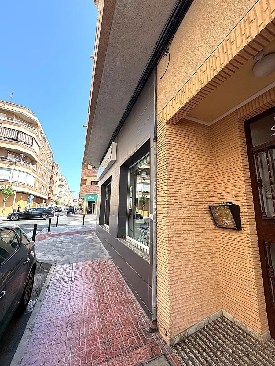 2 chambre Appartement à vendre à Torrevieja - 126 000 € (Ref: 9100888)