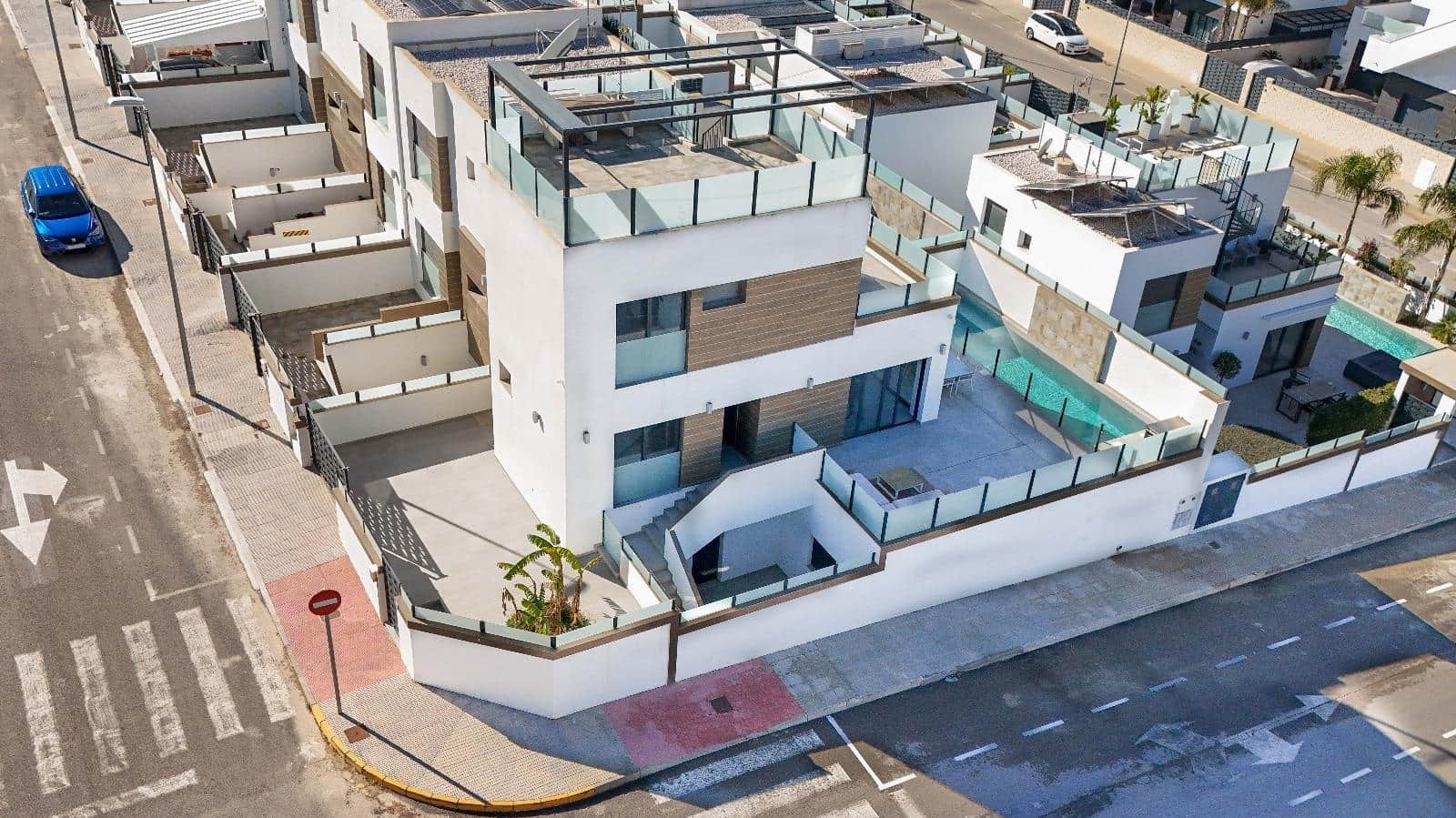 5 soveværelse Rækkehus til salg i Benijofar med swimmingpool - € 530.000 (Ref: 9165942)