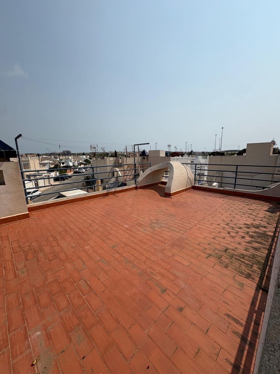 3 soveværelse Lejlighed til salg i Torrevieja med swimmingpool - € 179.000 (Ref: 9185645)