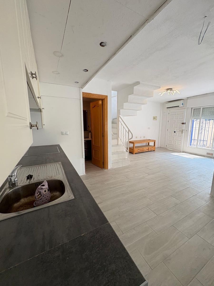 3 soveværelse Lejlighed til salg i Torrevieja med swimmingpool - € 179.000 (Ref: 9185645)