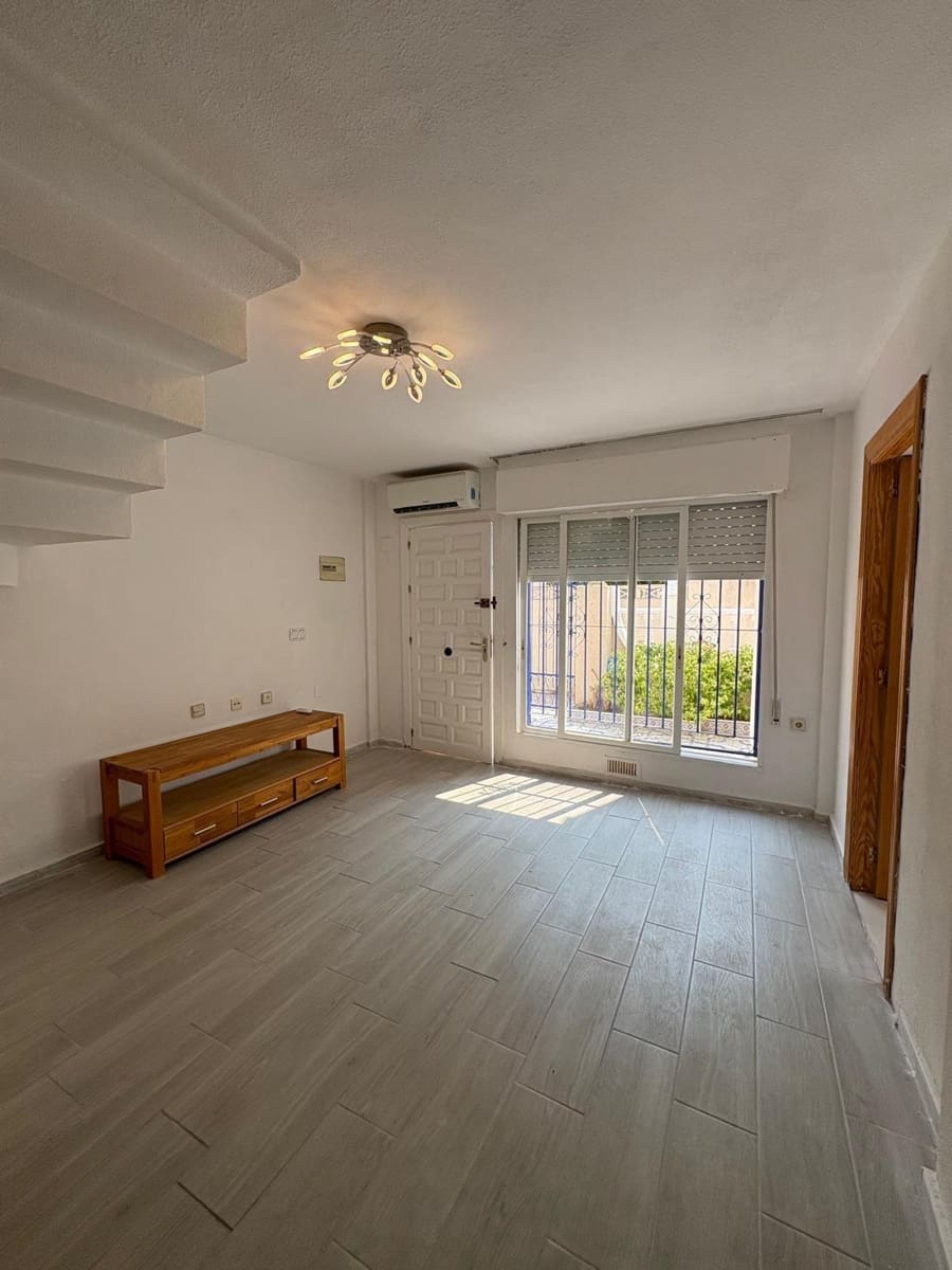 3 soveværelse Lejlighed til salg i Torrevieja med swimmingpool - € 179.000 (Ref: 9185645)