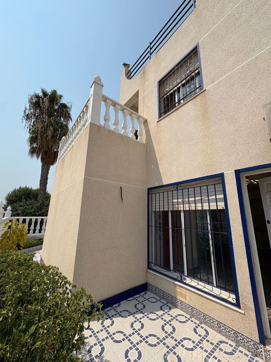 3 soveværelse Lejlighed til salg i Torrevieja med swimmingpool - € 179.000 (Ref: 9185645)