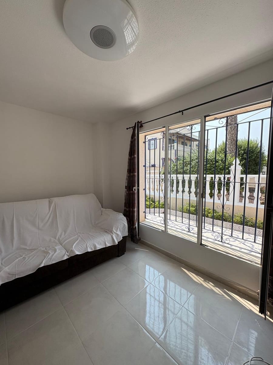 3 soveværelse Lejlighed til salg i Torrevieja med swimmingpool - € 179.000 (Ref: 9185645)