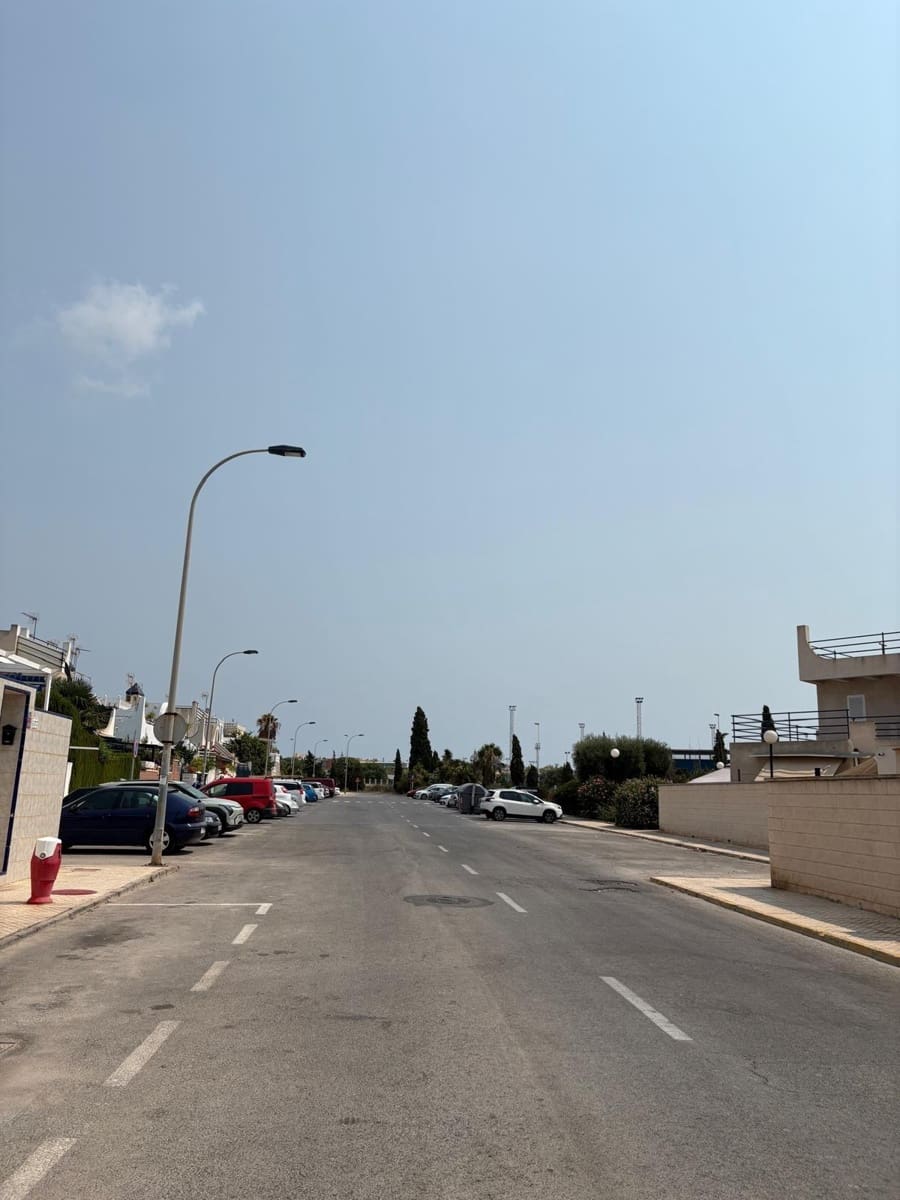 3 soveværelse Lejlighed til salg i Torrevieja med swimmingpool - € 179.000 (Ref: 9185645)