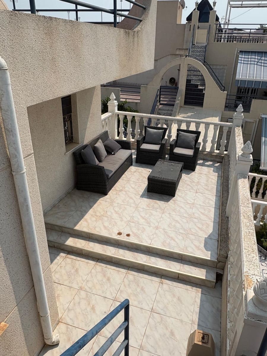 3 soveværelse Lejlighed til salg i Torrevieja med swimmingpool - € 179.000 (Ref: 9185645)