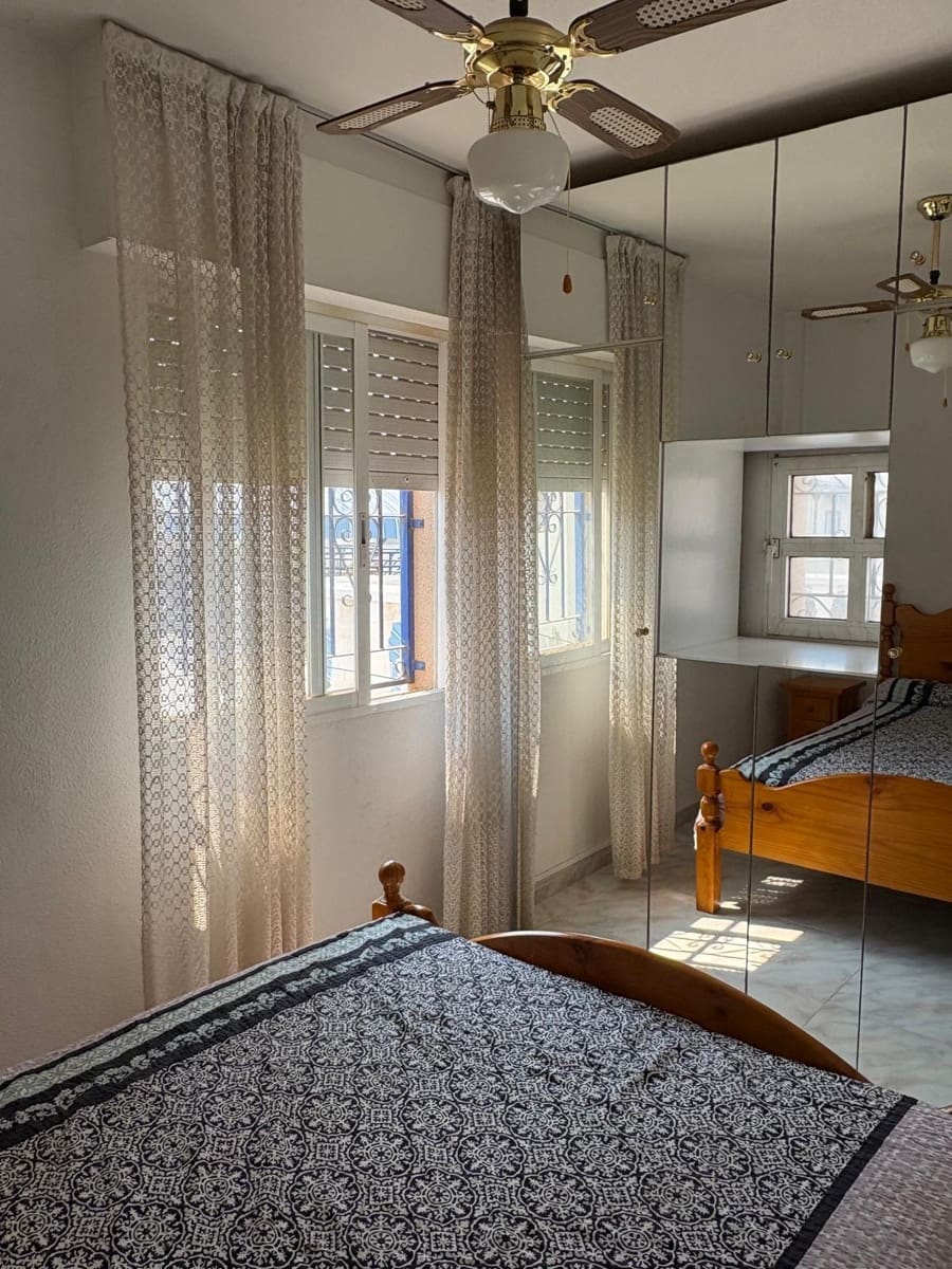 3 soveværelse Lejlighed til salg i Torrevieja med swimmingpool - € 179.000 (Ref: 9185645)