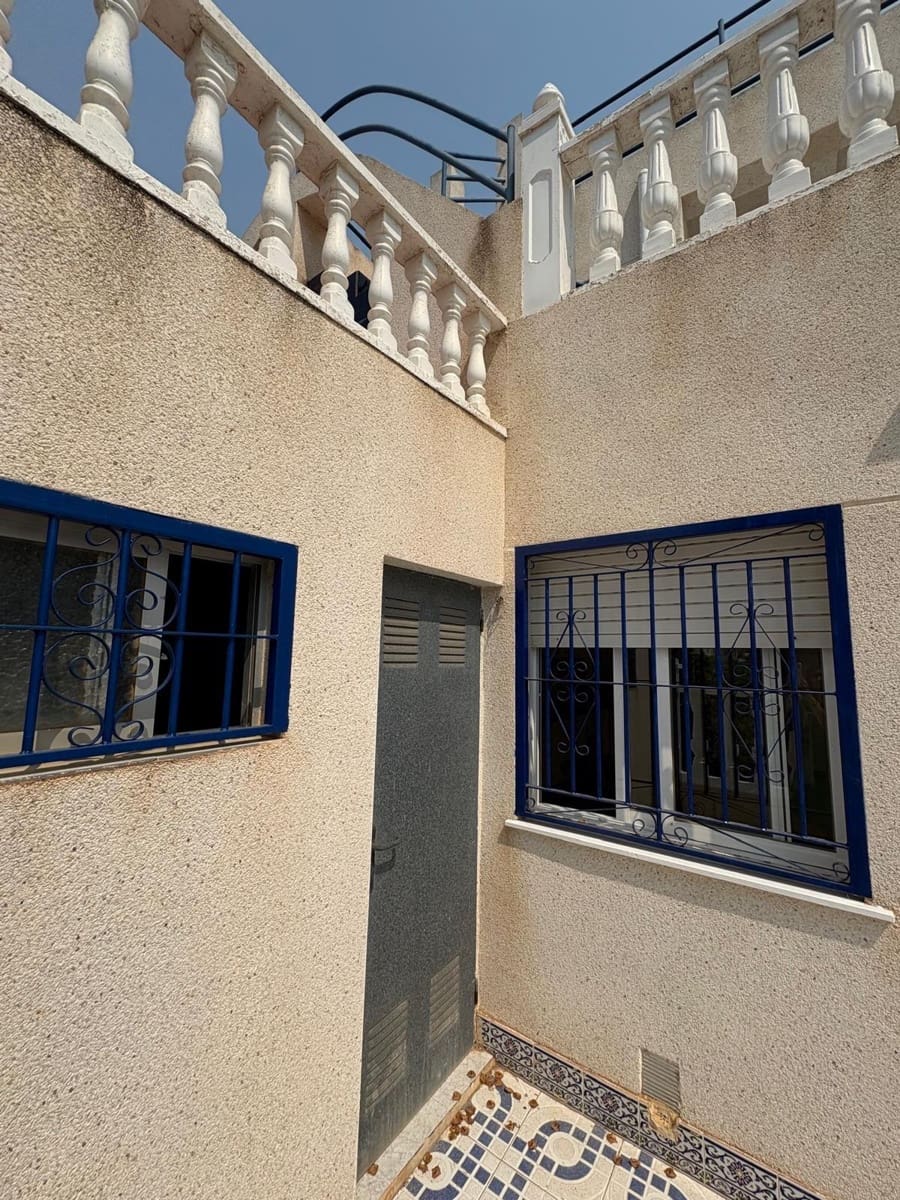 3 soveværelse Lejlighed til salg i Torrevieja med swimmingpool - € 179.000 (Ref: 9185645)