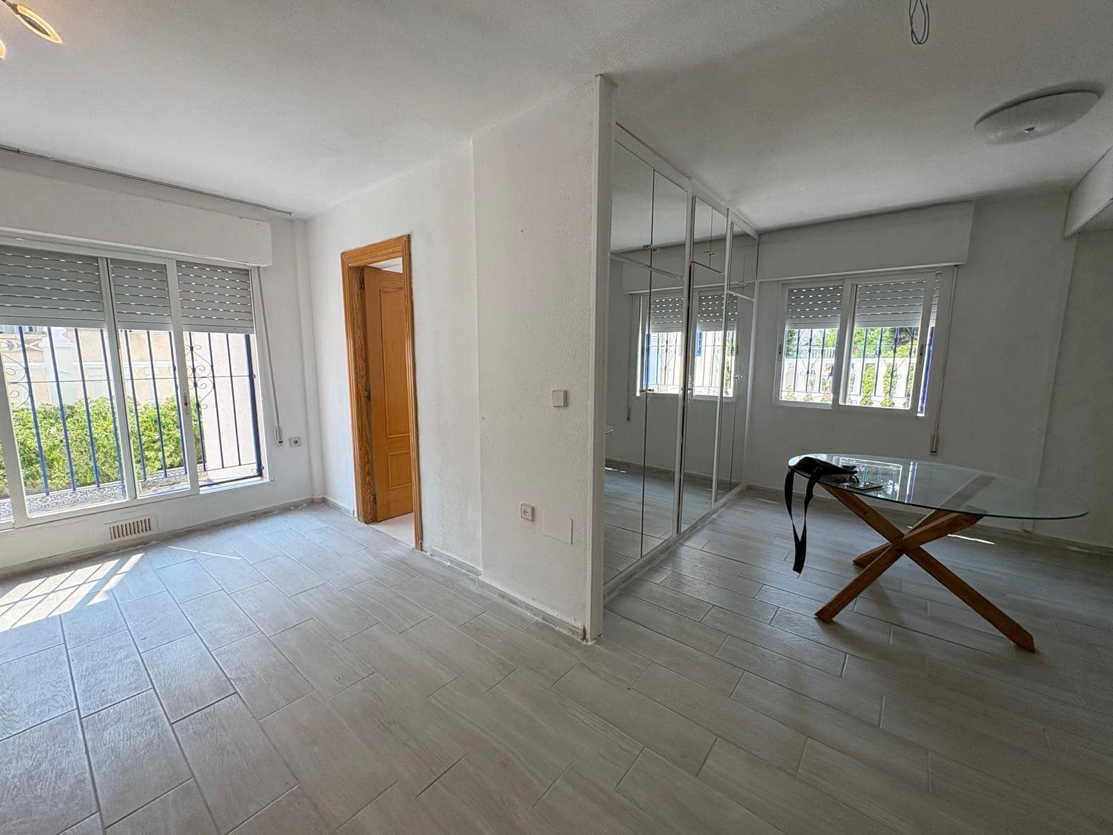 3 soveværelse Lejlighed til salg i Torrevieja med swimmingpool - € 179.000 (Ref: 9185645)