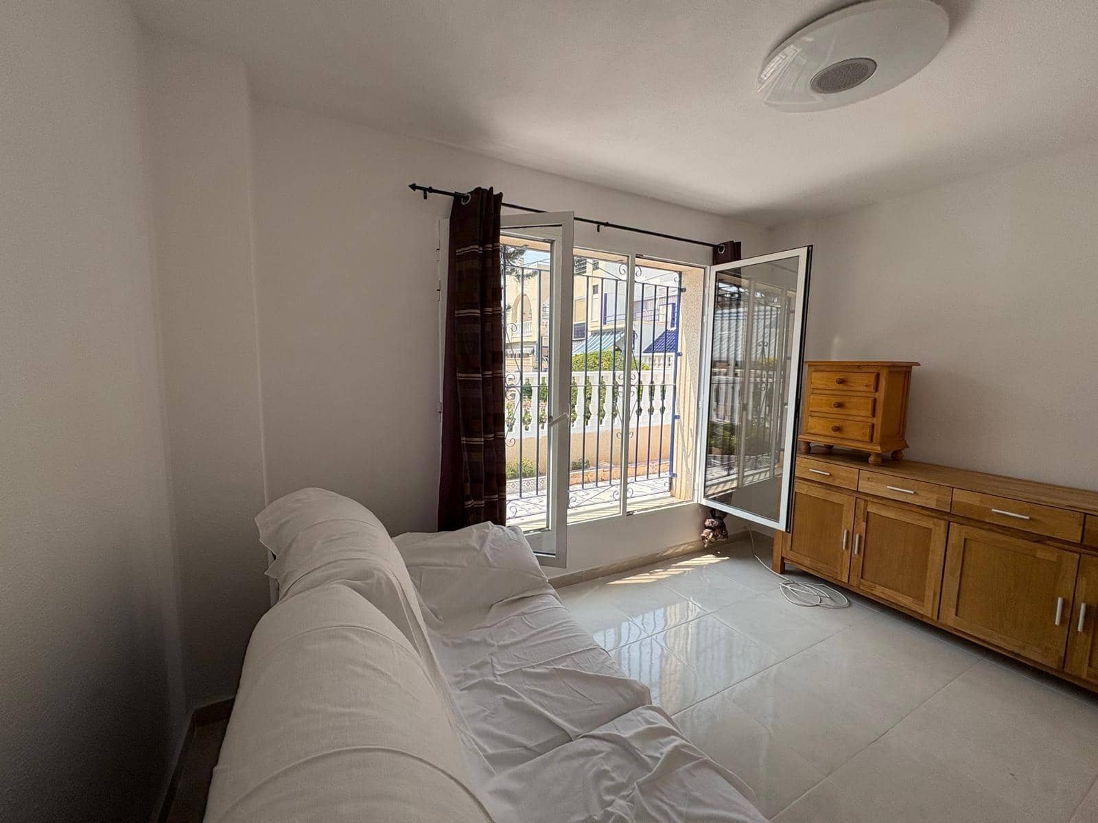 3 soveværelse Lejlighed til salg i Torrevieja med swimmingpool - € 179.000 (Ref: 9185645)