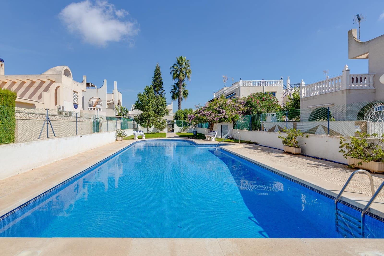 3 soveværelse Lejlighed til salg i Torrevieja med swimmingpool - € 179.000 (Ref: 9185645)