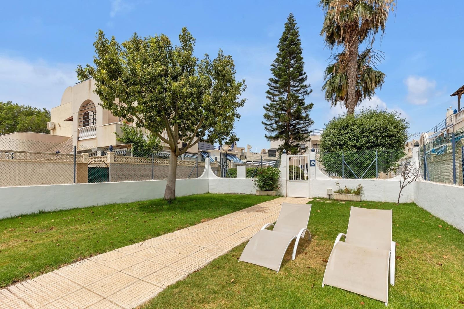 2 sypialnia Bungalow na sprzedaż w Torrevieja z basenem - 138 000 € (Ref: 9197900)